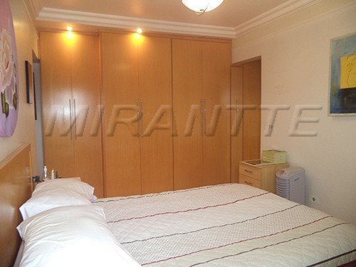 Apartamento de 220.55m² com 4 quartos em Vila Galvão