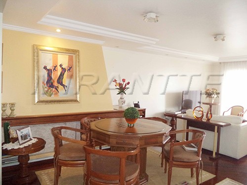 Apartamento de 220.55m² com 4 quartos em Vila Galvão