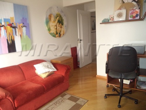 Apartamento de 220.55m² com 4 quartos em Vila Galvão