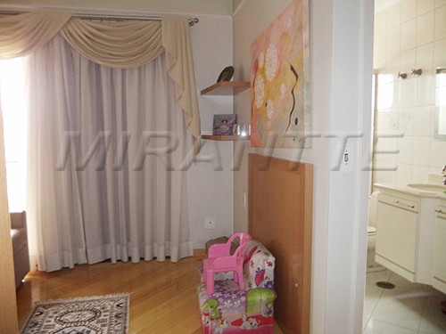 Apartamento de 220.55m² com 4 quartos em Vila Galvão