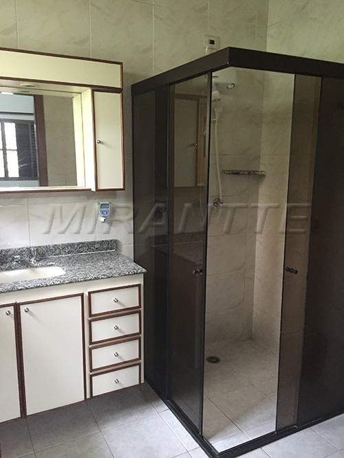 Sobrado de 395m² com 5 quartos em Jardim Virginia Bianca