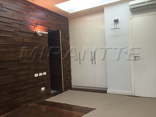 Sobrado de 395m² com 5 quartos em Jardim Virginia Bianca
