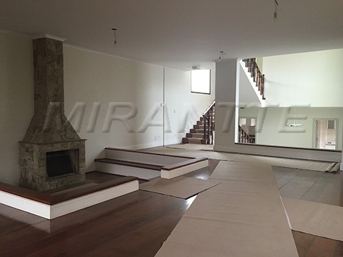 Sobrado de 395m² com 5 quartos em Jardim Virginia Bianca