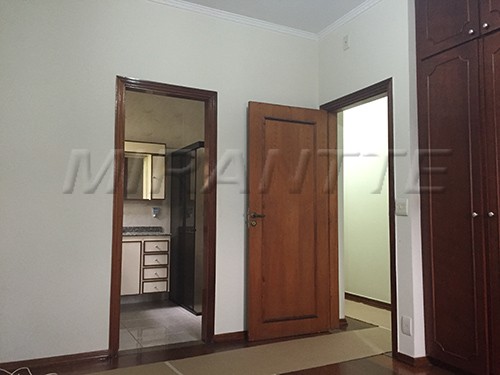 Sobrado de 395m² com 5 quartos em Jardim Virginia Bianca
