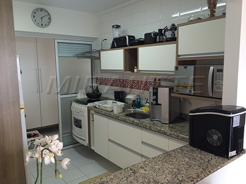 Apartamento com 3 quartos em Bertioga