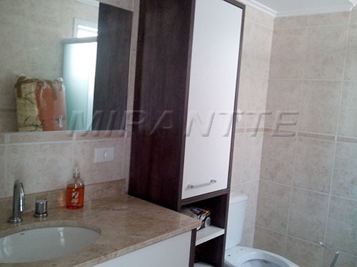 Cond. fechado de 208m² com 4 quartos em Horto Florestal
