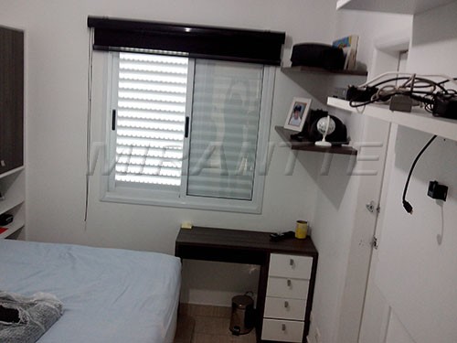 Cond. fechado de 208m² com 4 quartos em Horto Florestal