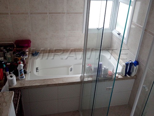 Cond. fechado de 208m² com 4 quartos em Horto Florestal