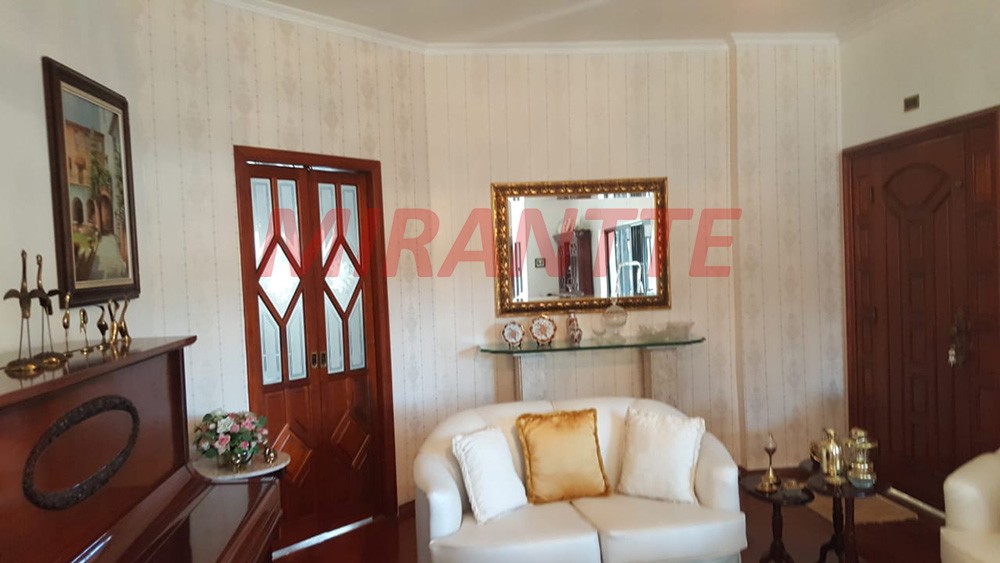 Casa terrea de 268m² com 4 quartos em Tremembe