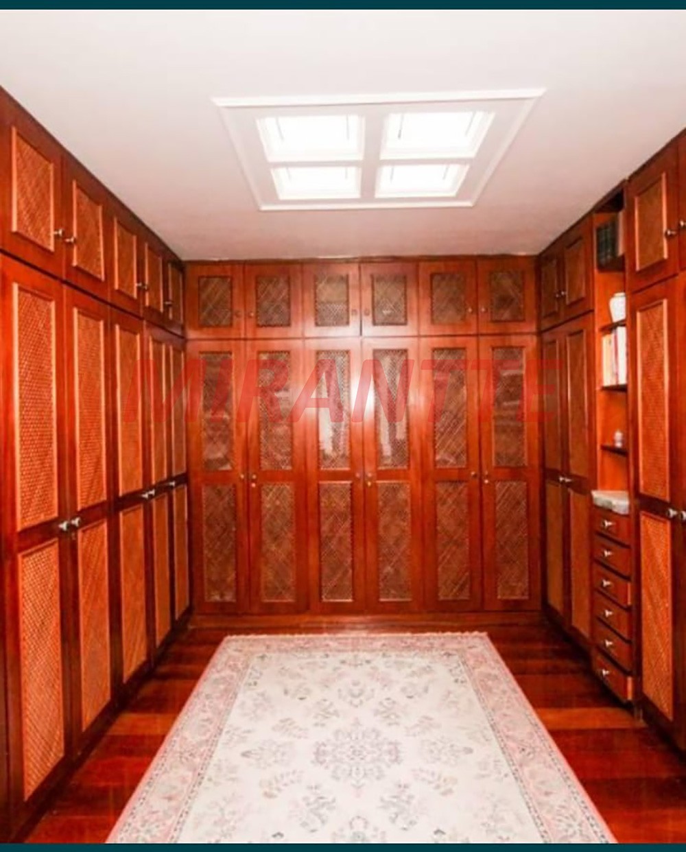 Casa terrea de 268m² com 4 quartos em Tremembe