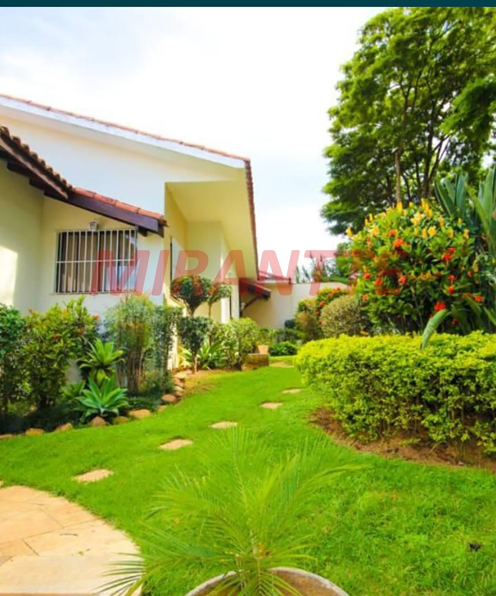 Casa terrea de 268m² com 4 quartos em Tremembe