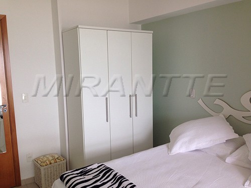 Apartamento de 75m² com 2 quartos em CENTRO