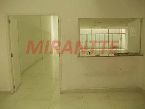 Comercial de 1000m² em Água Fria