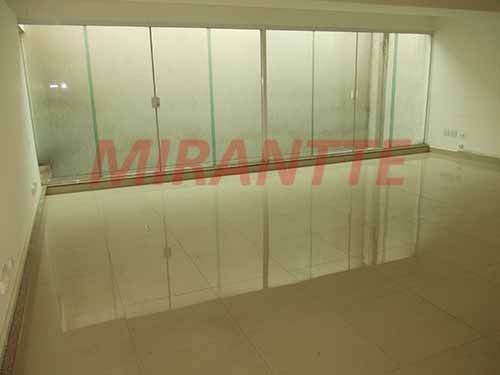 Comercial de 1000m² em Água Fria