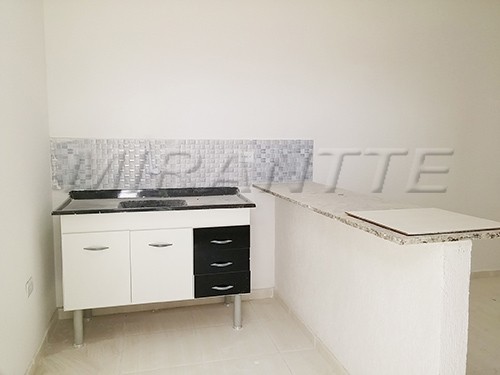 Cond. fechado de 40m² com 1 quarto em Jardim Brasil