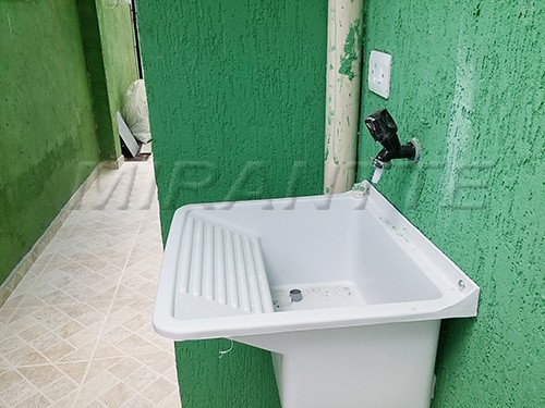 Cond. fechado de 40m² com 1 quarto em Jardim Brasil