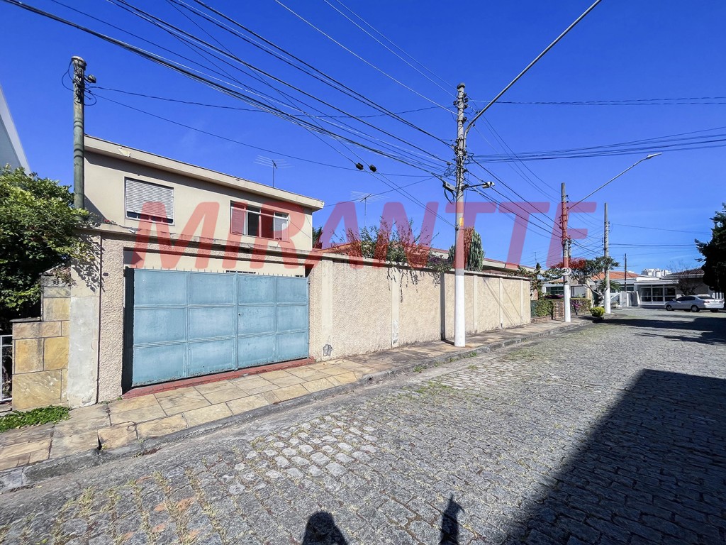 Cond. fechado de 306m² com 3 quartos em Santana