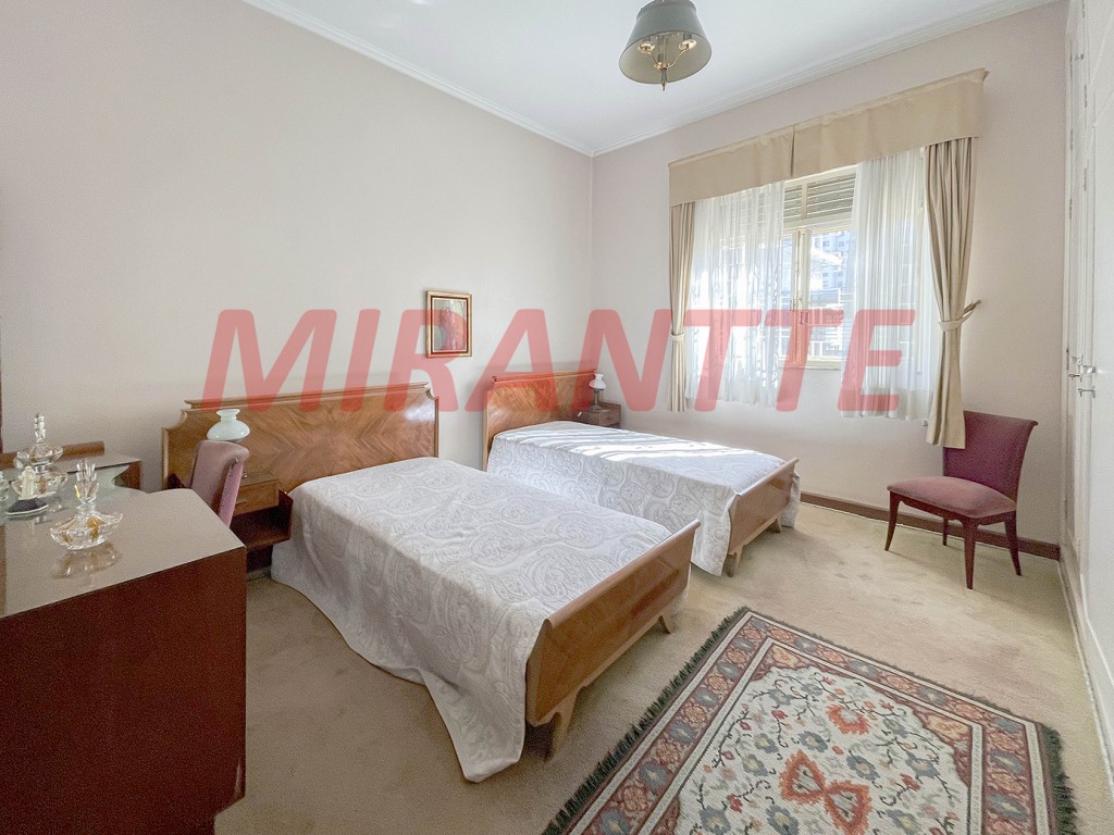 Cond. fechado de 306m² com 3 quartos em Santana