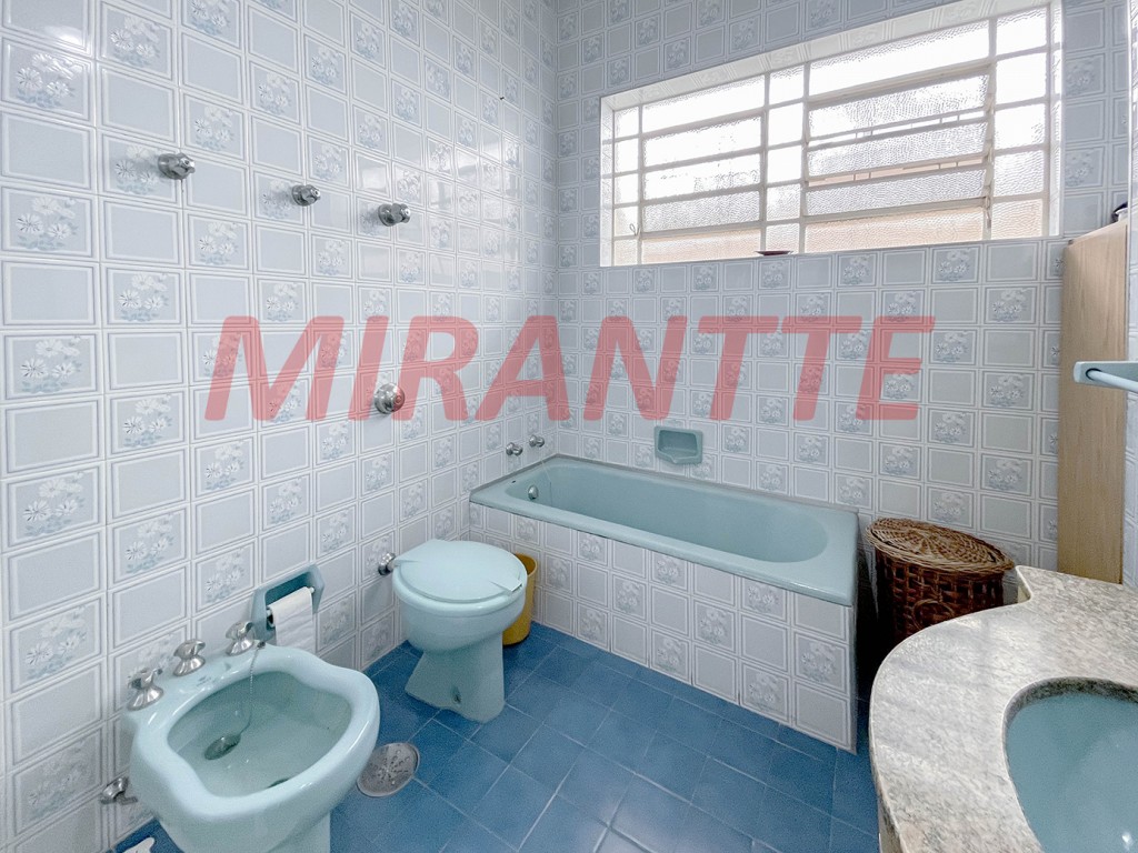 Cond. fechado de 306m² com 3 quartos em Santana