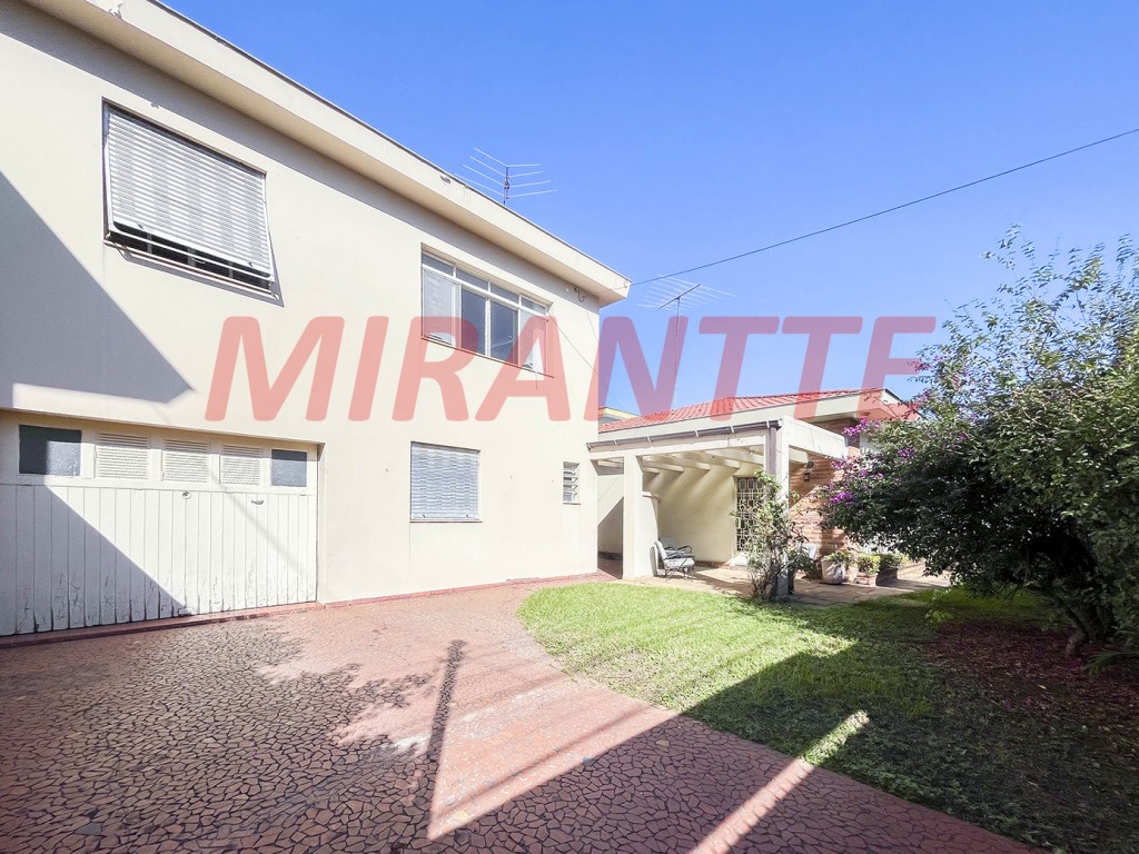 Cond. fechado de 306m² com 3 quartos em Santana