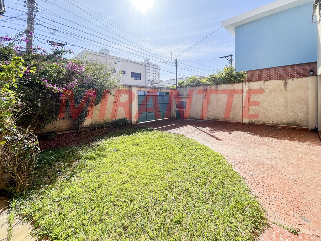 Cond. fechado de 306m² com 3 quartos em Santana