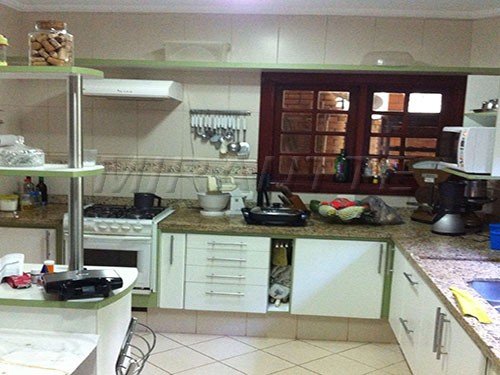 Sobrado de 356m² com 3 quartos em Serra da Cantareira