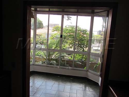 Sobrado de 224m² com 4 quartos em Alto de Pinheiros