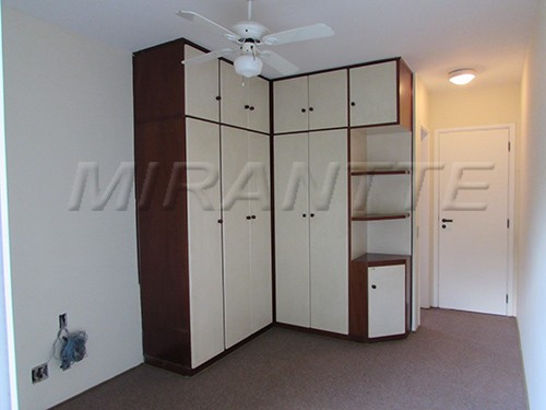 Sobrado de 224m² com 4 quartos em Alto de Pinheiros