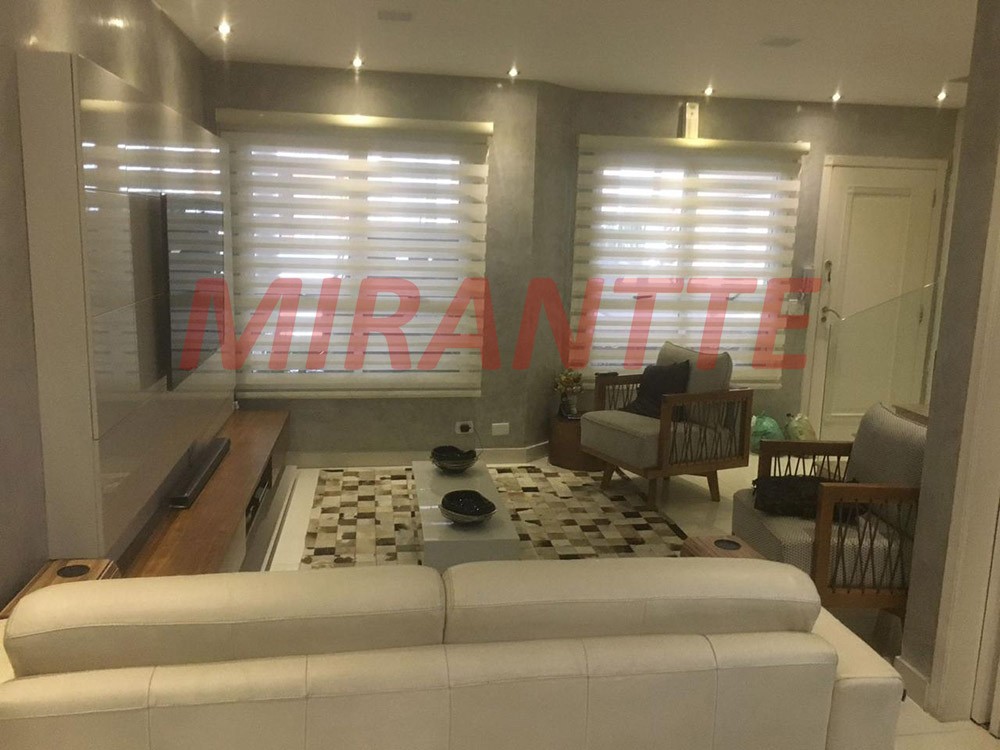 Cond. fechado de 240m² com 3 quartos em Horto Florestal