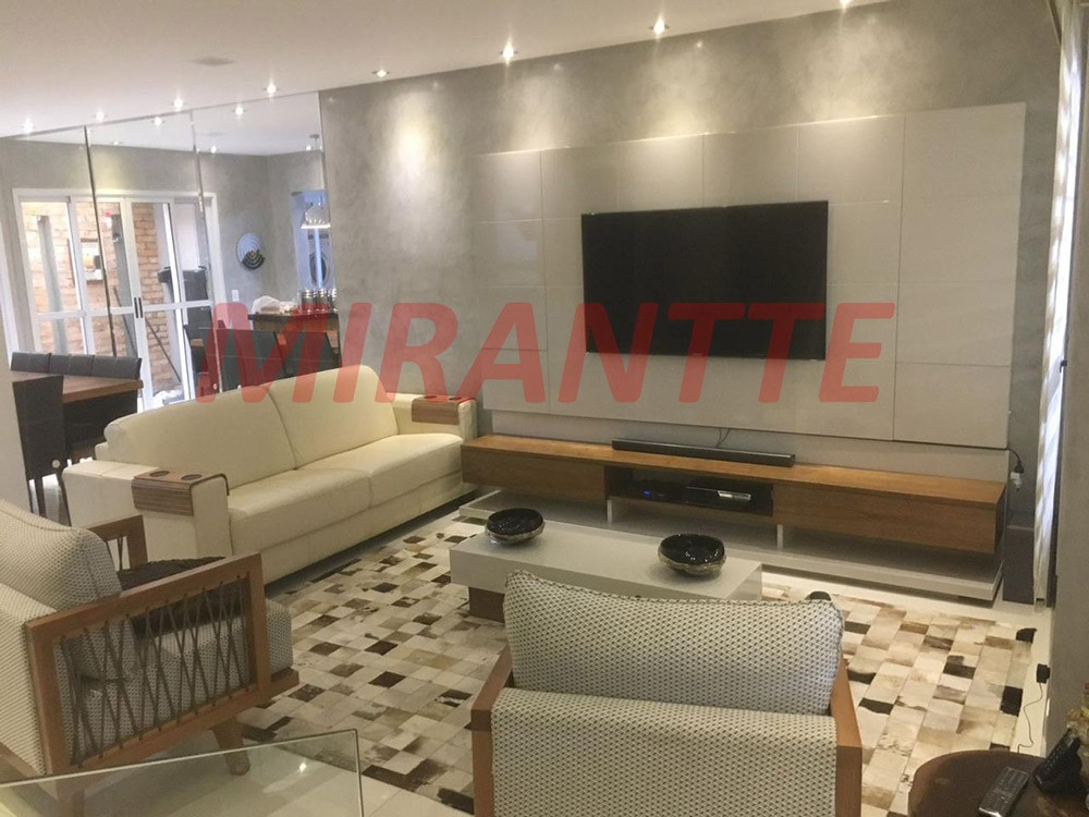 Cond. fechado de 240m² com 3 quartos em Horto Florestal