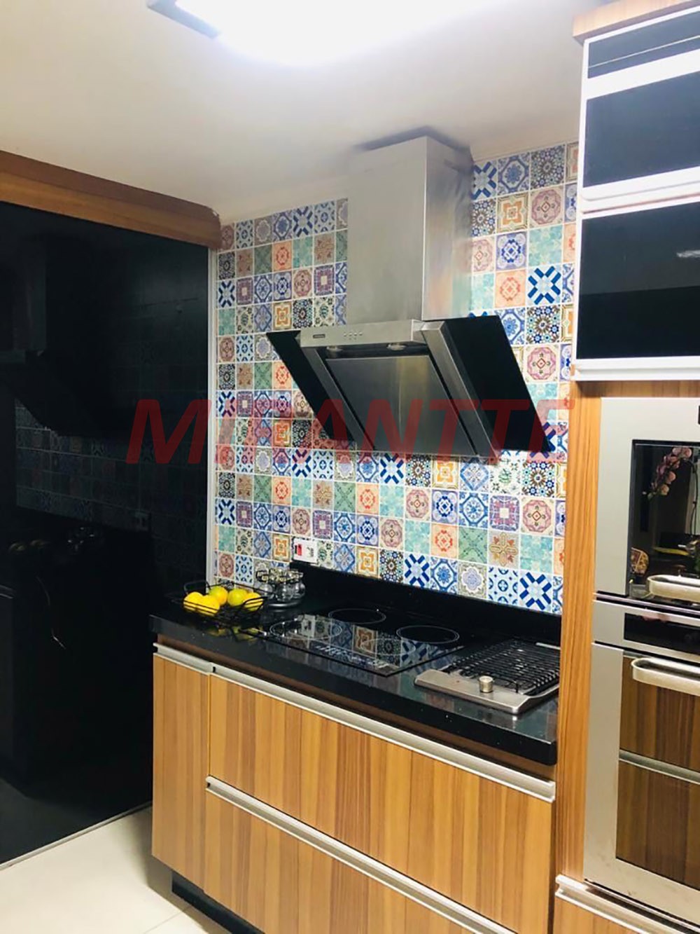 Cond. fechado de 240m² com 3 quartos em Horto Florestal