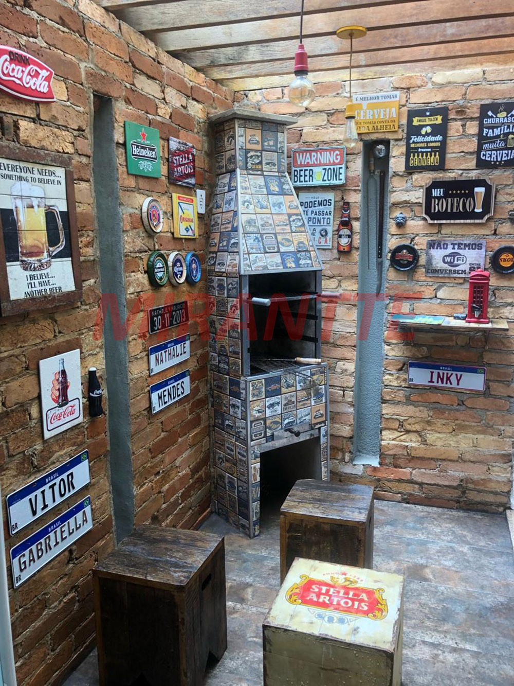 Cond. fechado de 240m² com 3 quartos em Horto Florestal