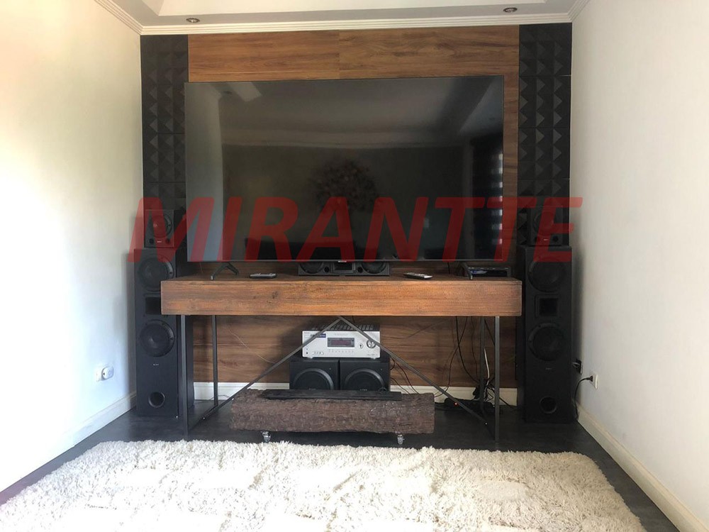 Cond. fechado de 240m² com 3 quartos em Horto Florestal
