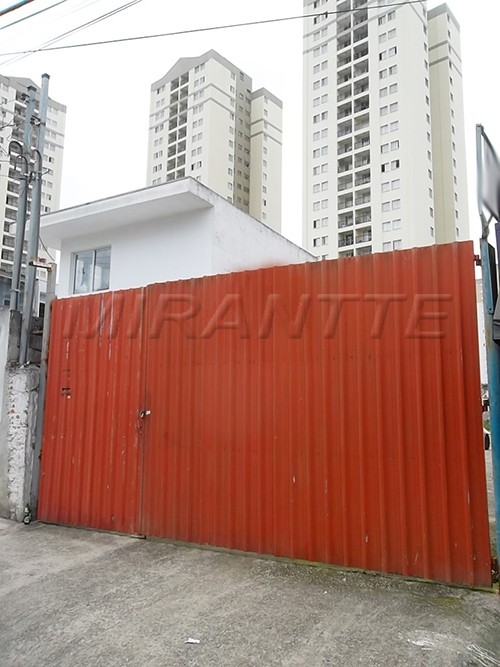 Terreno de 351m² em Limão