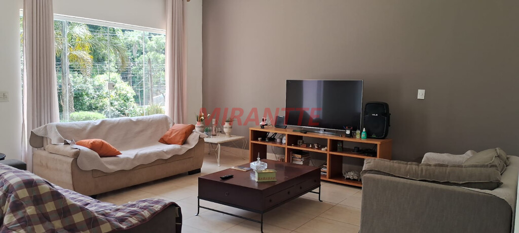Sobrado de 390m² com 5 quartos em Serra da Cantareira