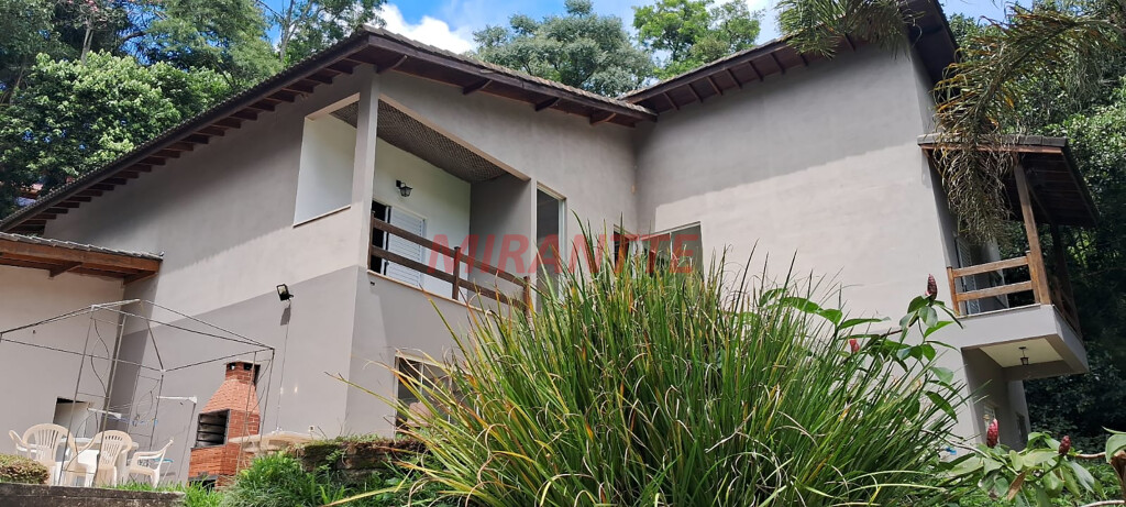 Sobrado de 390m² com 5 quartos em Serra da Cantareira