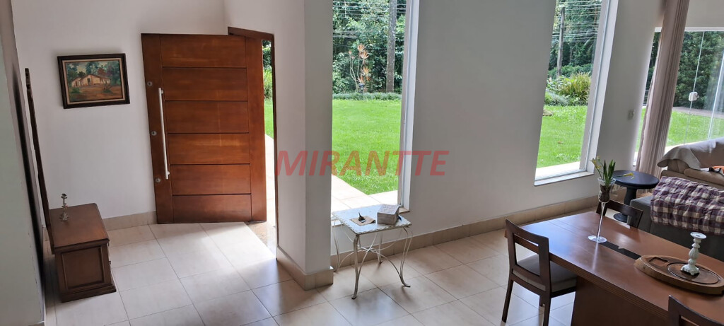 Sobrado de 390m² com 5 quartos em Serra da Cantareira