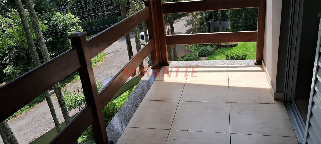 Sobrado de 390m² com 5 quartos em Serra da Cantareira