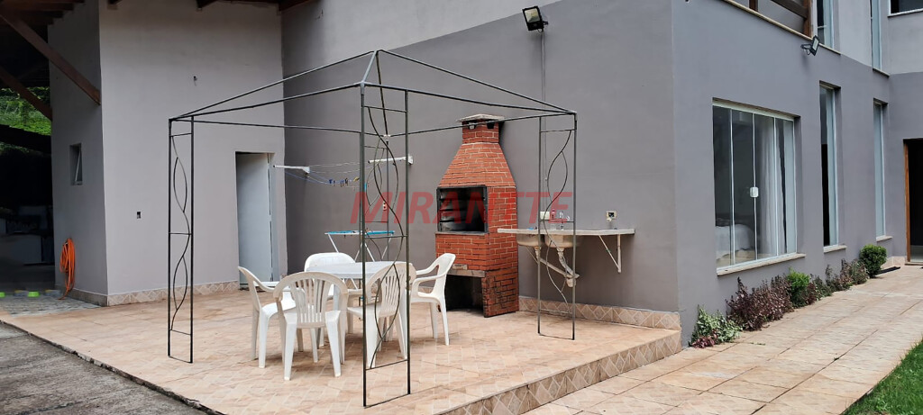 Sobrado de 390m² com 5 quartos em Serra da Cantareira