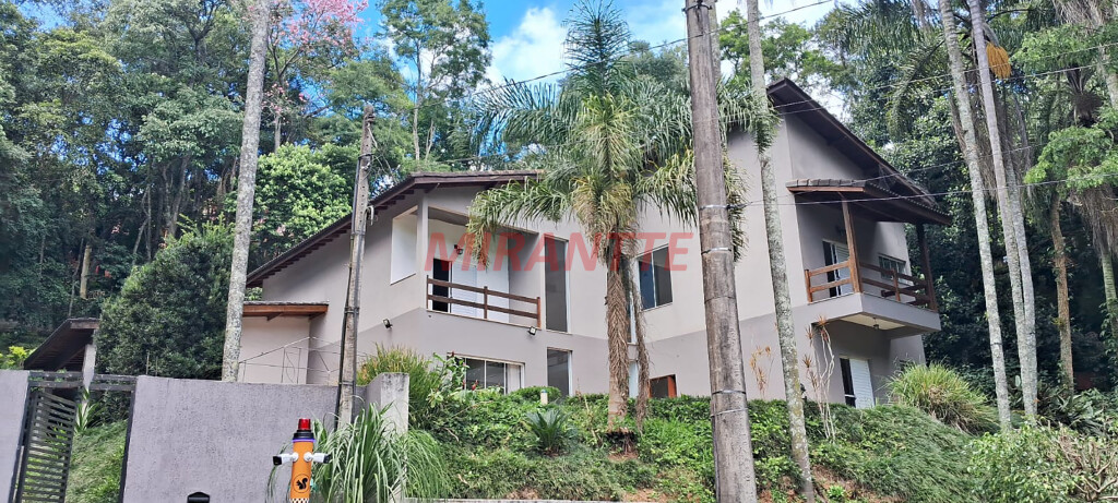 Sobrado de 390m² com 5 quartos em Serra da Cantareira