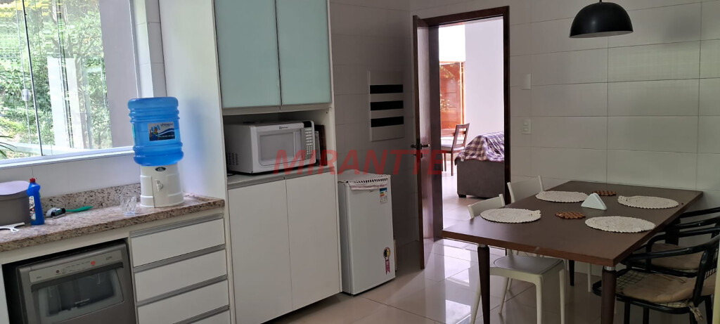Sobrado de 390m² com 5 quartos em Serra da Cantareira
