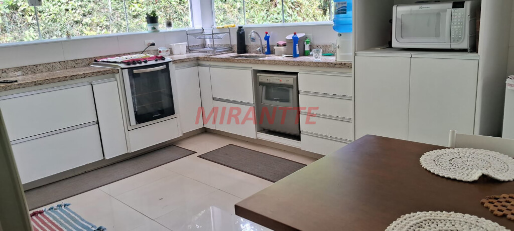 Sobrado de 390m² com 5 quartos em Serra da Cantareira