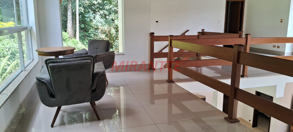Sobrado de 390m² com 5 quartos em Serra da Cantareira