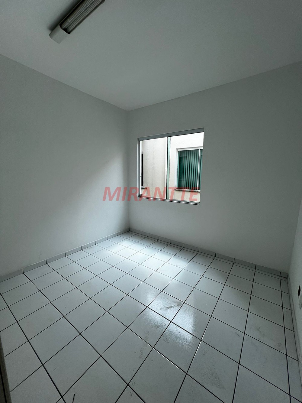 Comercial de 826m² em Santana
