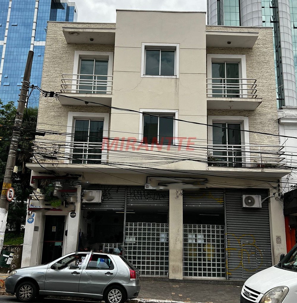 Comercial de 826m² em Santana