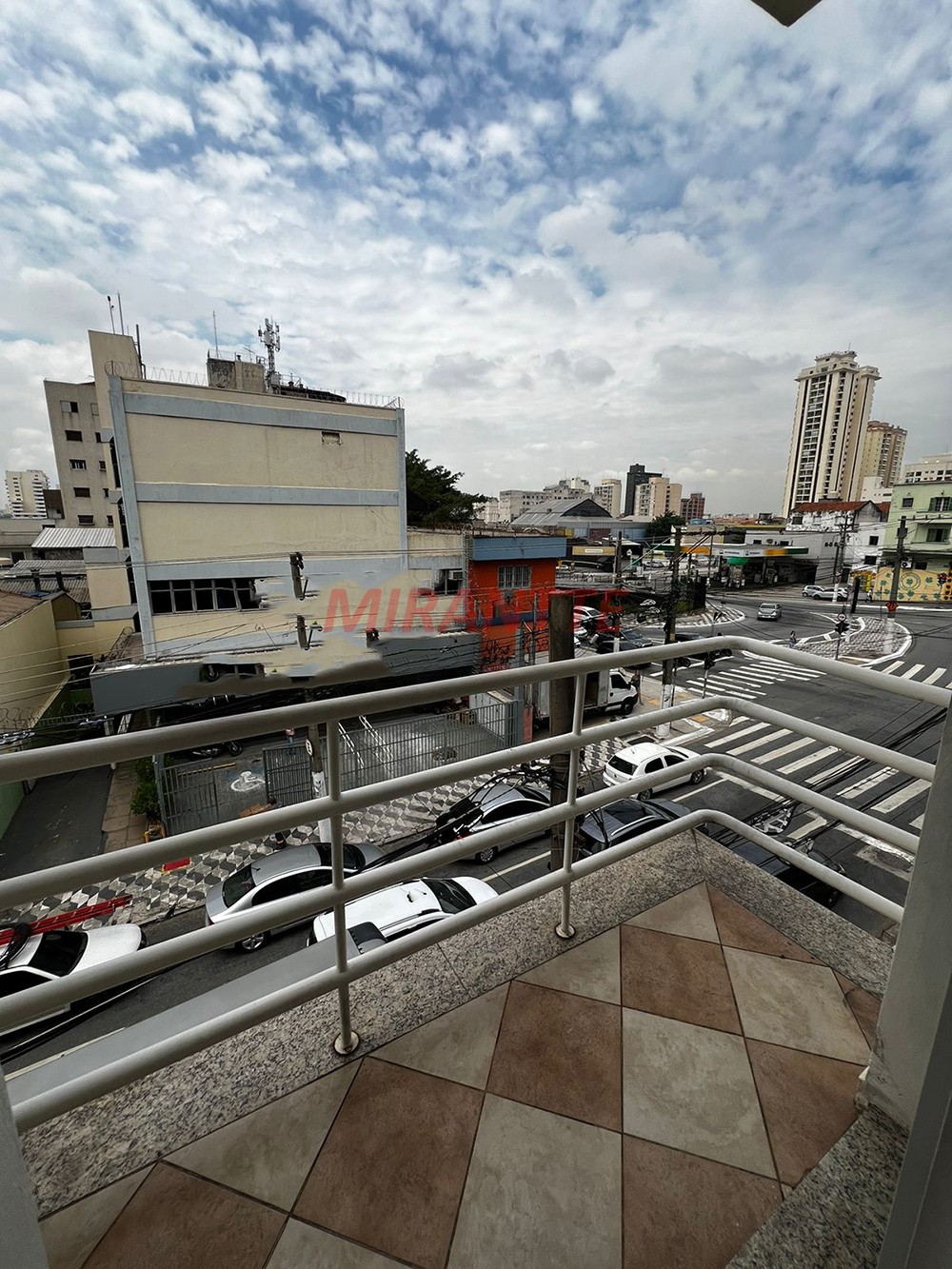 Comercial de 826m² em Santana
