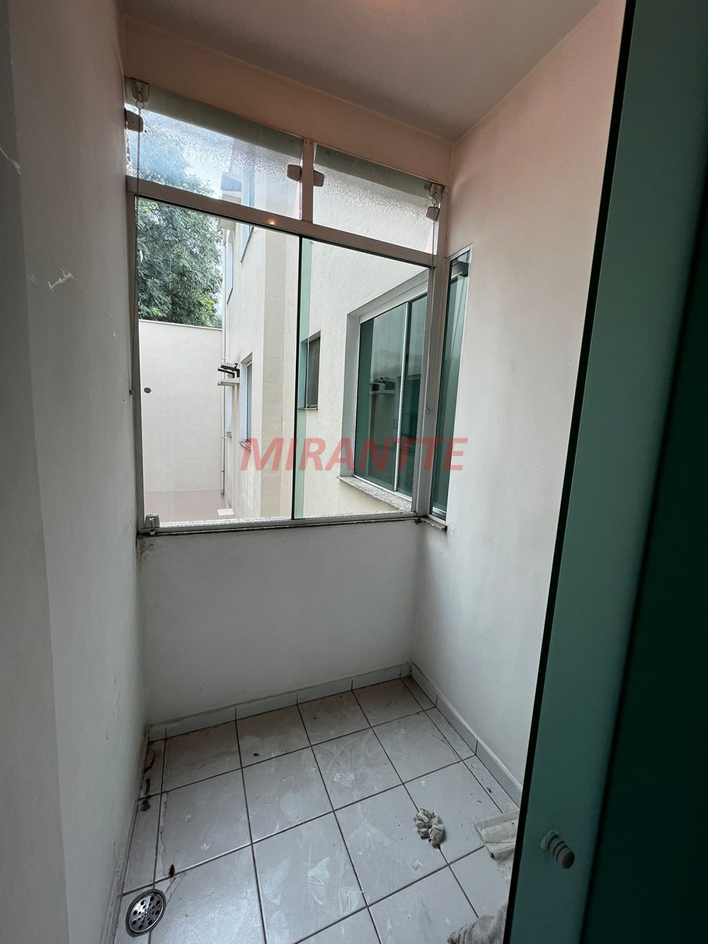 Comercial de 826m² em Santana