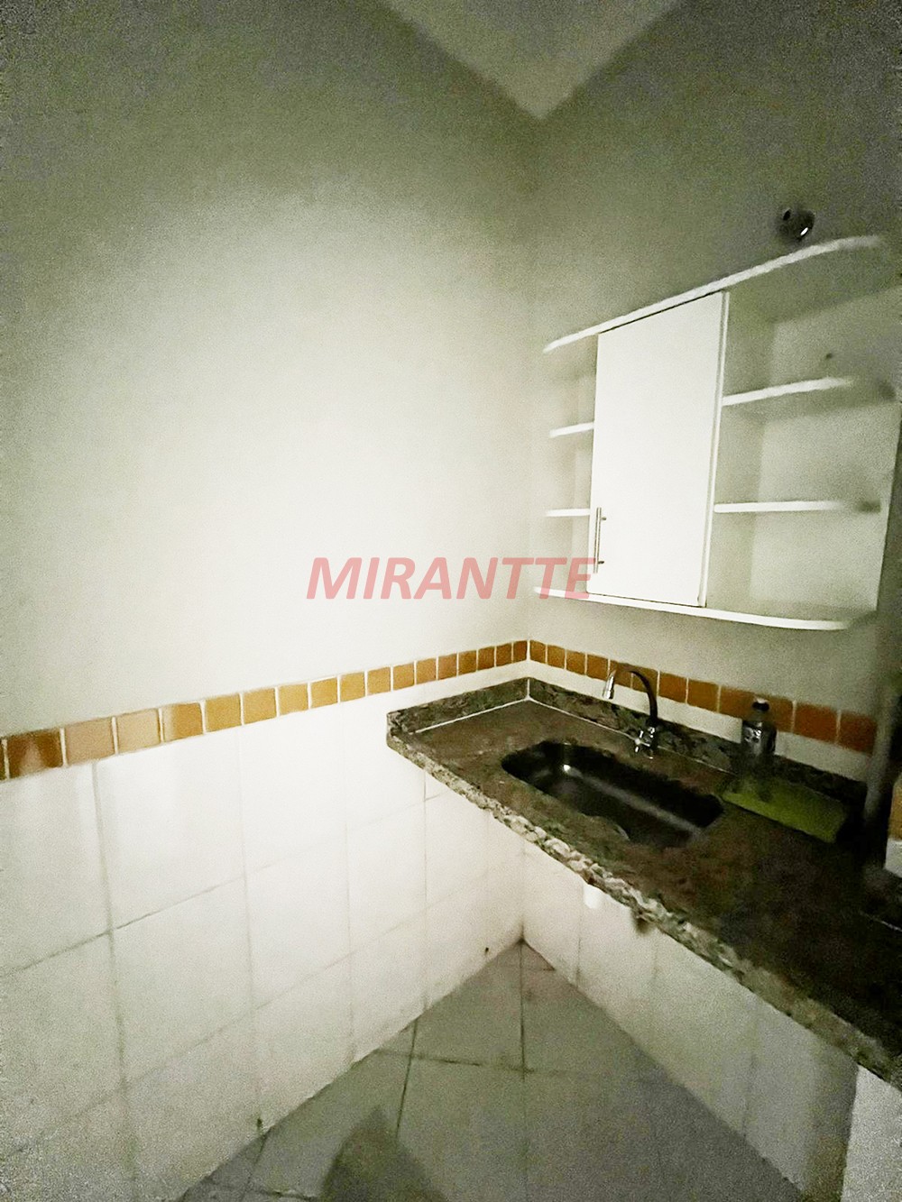 Comercial de 826m² em Santana
