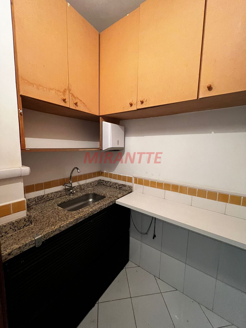 Comercial de 826m² em Santana