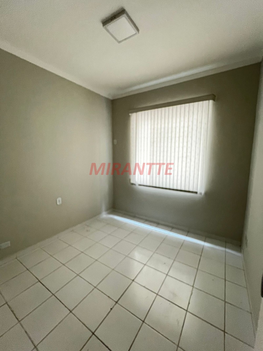Comercial de 826m² em Santana